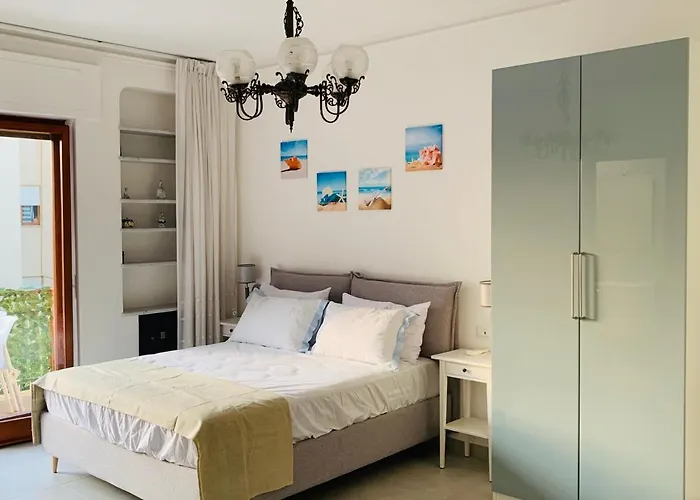 Treehouse * Sorrento