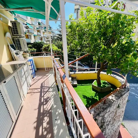 Treehouse Lägenhet Sorrento